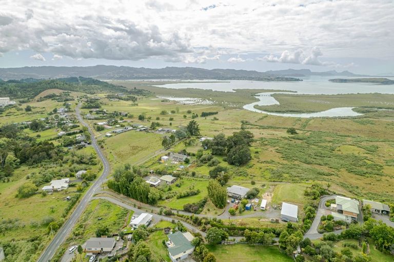 Photo of property in 32 Toetoe Road, Otaika, Whangarei, 0170