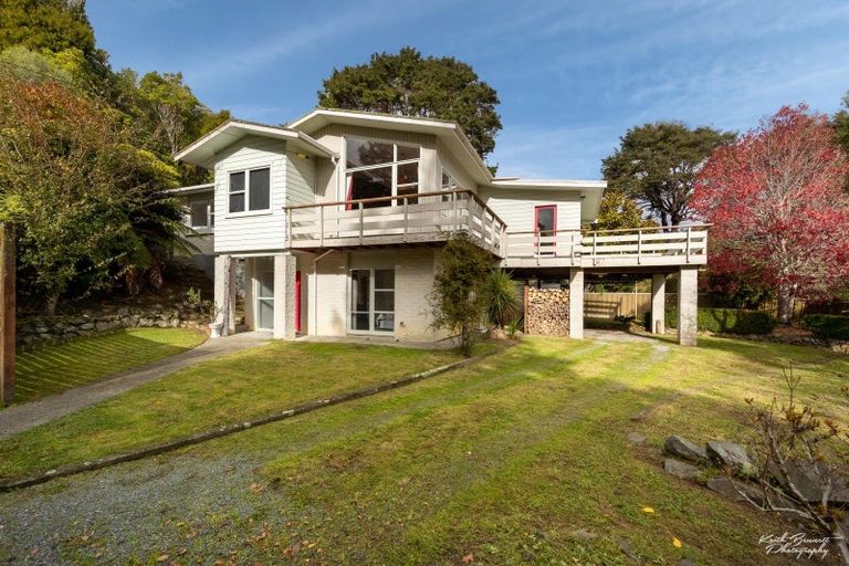 Photo of property in 10a Birch Grove, Pinehaven, Upper Hutt, 5019