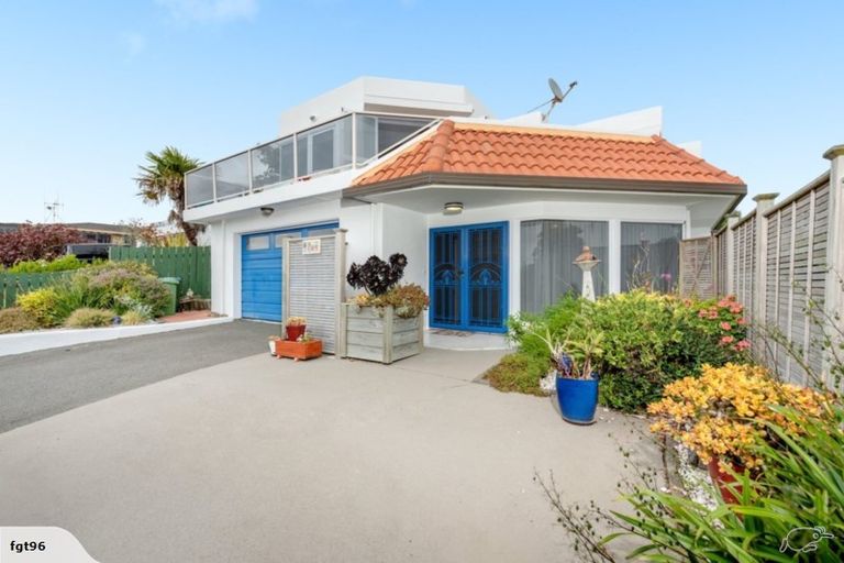 Photo of property in 140a Oceanview Road, Mount Maunganui, 3116