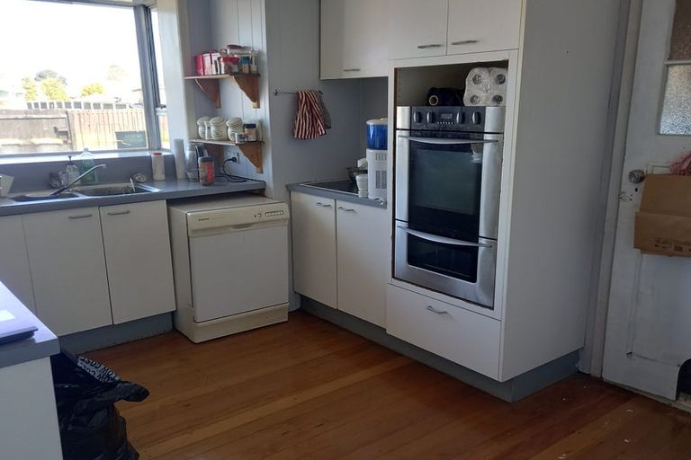 Photo of property in 33 Merrington Crescent, Aranui, Christchurch, 8061