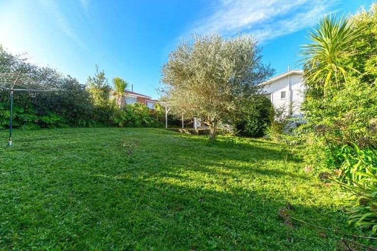 Photo of property in 15 Zita Maria Drive, Massey, Auckland, 0614