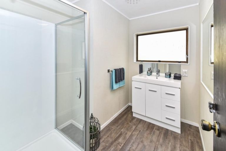 Photo of property in 1/2 West Street, Papakura, 2110