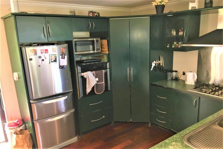 Photo of property in 15 Van Dyke Place, West Harbour, Auckland, 0618