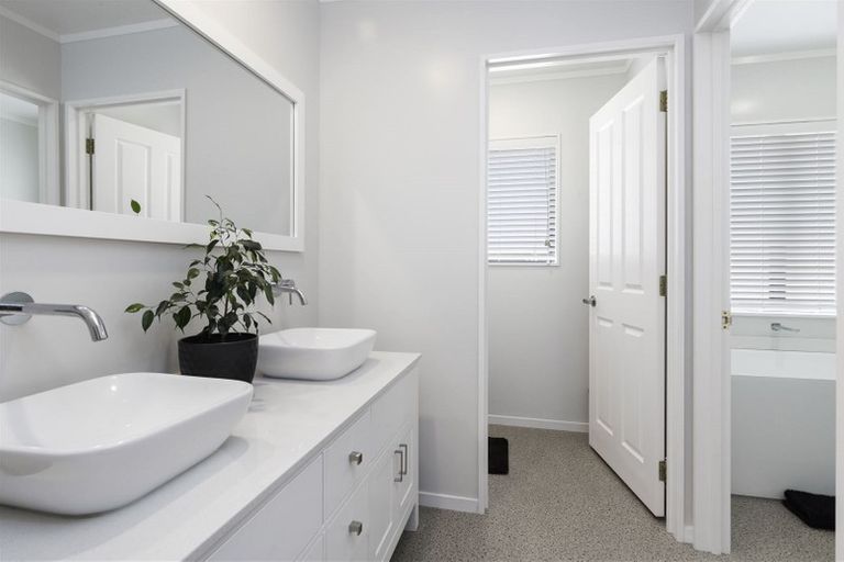 Photo of property in 76 West Street, Pukekohe, 2120