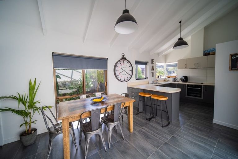 Photo of property in 81 Waratah Street, Avondale, Christchurch, 8061