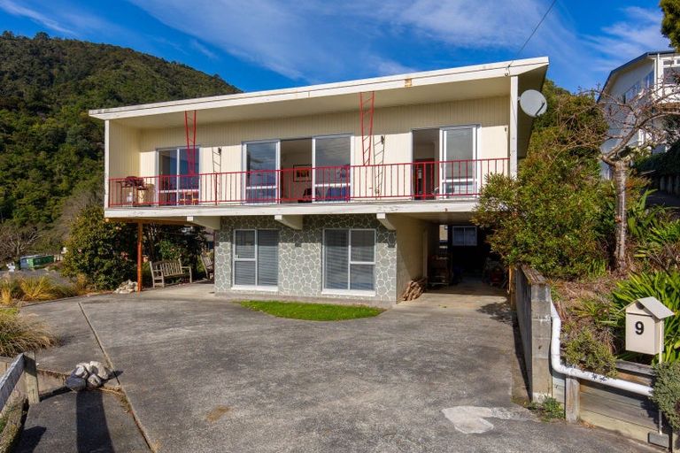 Photo of property in 9 Russell Street, Picton, 7220