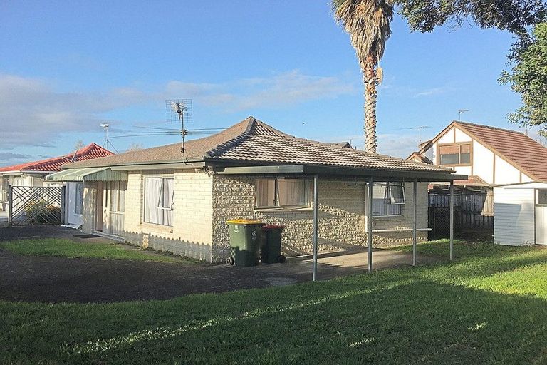 Photo of property in 2/11 Rapallo Place, Farm Cove, Auckland, 2012