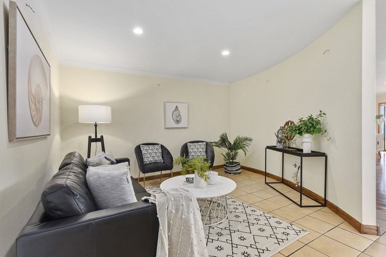 Photo of property in 10 Ocean Parade, Pukerua Bay, 5026