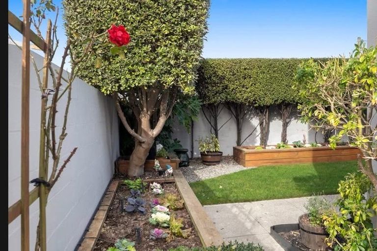 Photo of property in 28 Mayfair Street, Riccarton, Christchurch, 8011
