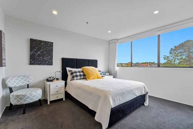 Photo of property in Mon Desir Apartments, 4b/175 Hurstmere Road, Takapuna, Auckland, 0622