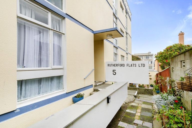 Photo of property in Rutherford Flats, 5 Levy Street, Mount Victoria, Wellington, 6011