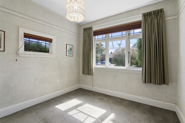 Photo of property in 11 Alpha Avenue, Strowan, Christchurch, 8052