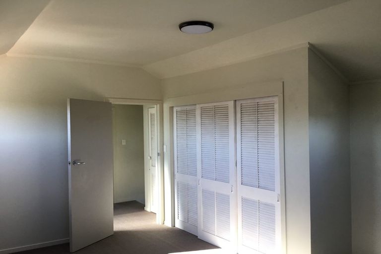 Photo of property in 20 Dallinghoe Crescent, Milford, Auckland, 0620