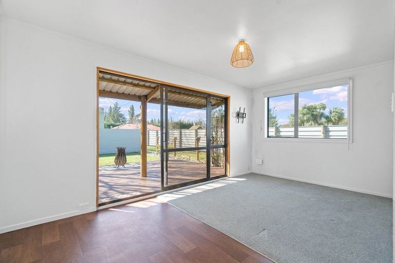 Photo of property in 9 Cross Street, Coalgate, 7673