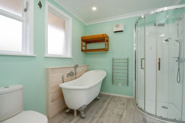 Photo of property in 38 Devon Street, Picton, 7220