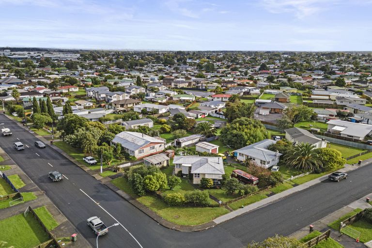 Photo of property in 2 President Avenue, Papakura, 2110