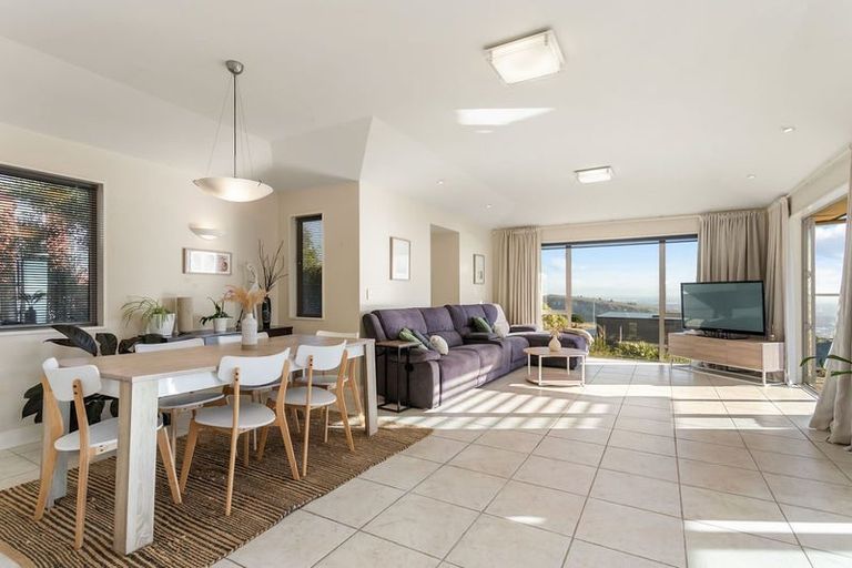 Photo of property in 5 Signal Hill Road, Mount Pleasant, Christchurch, 8081