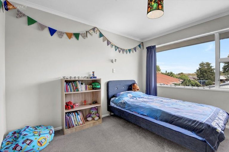 Photo of property in 15 Chilton Drive, Mairehau, Christchurch, 8052