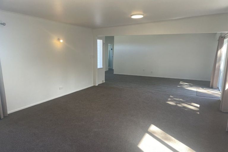 Photo of property in 23a Brian Crescent, Stanmore Bay, Whangaparaoa, 0932