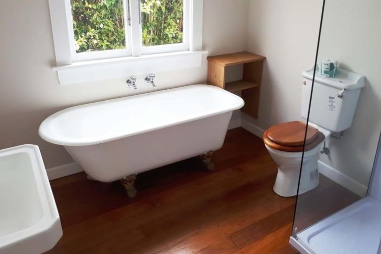 Photo of property in 22 Bulteel Street, New Plymouth, 4310