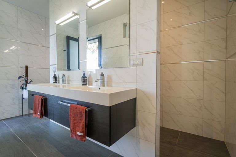 Photo of property in 8 Sara Way, Whitianga, 3510