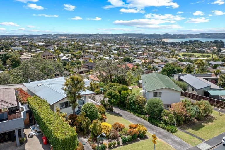 Photo of property in 75 Marellen Drive, Red Beach, 0932