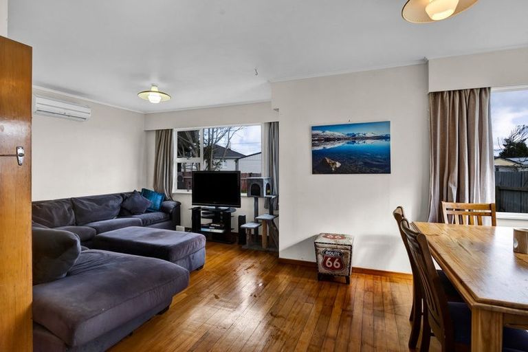 Photo of property in 19 Galt Street, Hawera, 4610