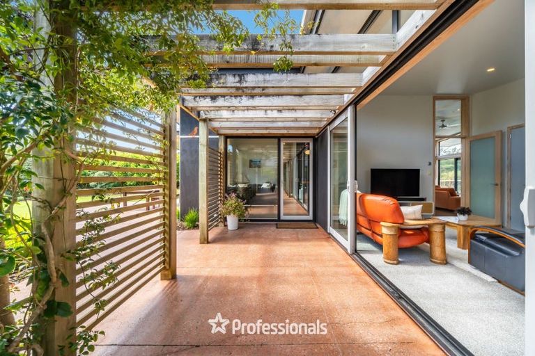 Photo of property in 12 Mount Marua Way, Timberlea, Upper Hutt, 5018