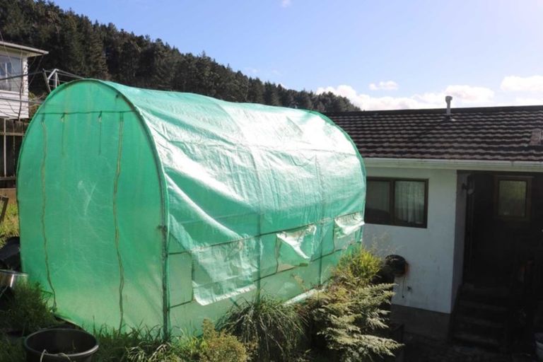 Photo of property in 7 Saint Aidans Way, Tawa, Wellington, 5028