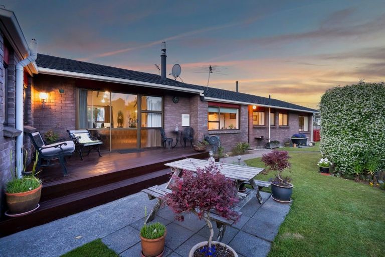 Photo of property in 21 Kowhai Street, Inglewood, 4330