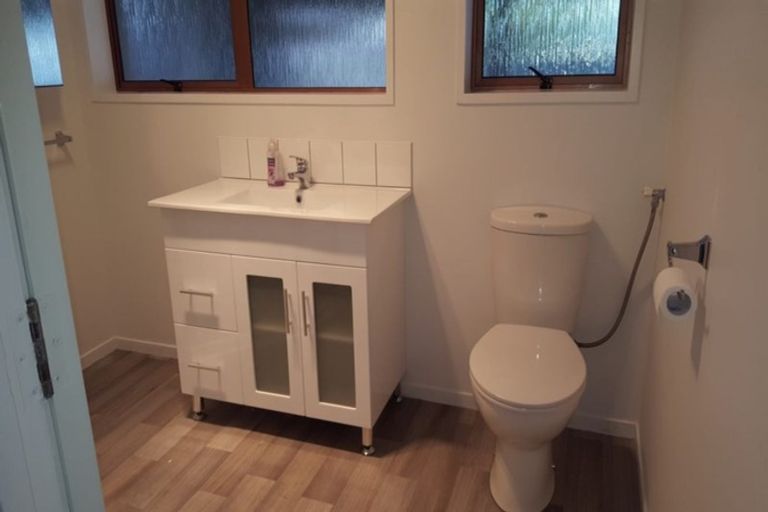 Photo of property in 2/19 Beaumaris Way, Conifer Grove, Takanini, 2112