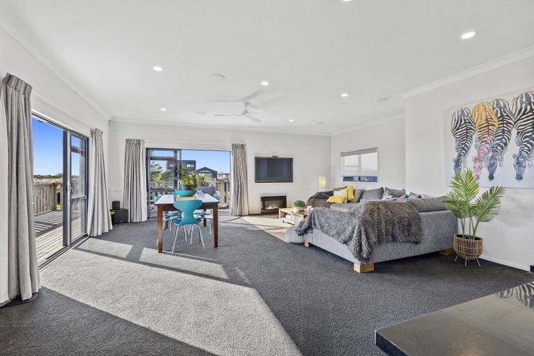 Photo of property in 32 Ashley Place, Papamoa Beach, Papamoa, 3118