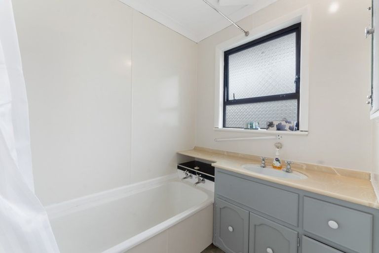 Photo of property in 32 Gloucester Street, Takaro, Palmerston North, 4412