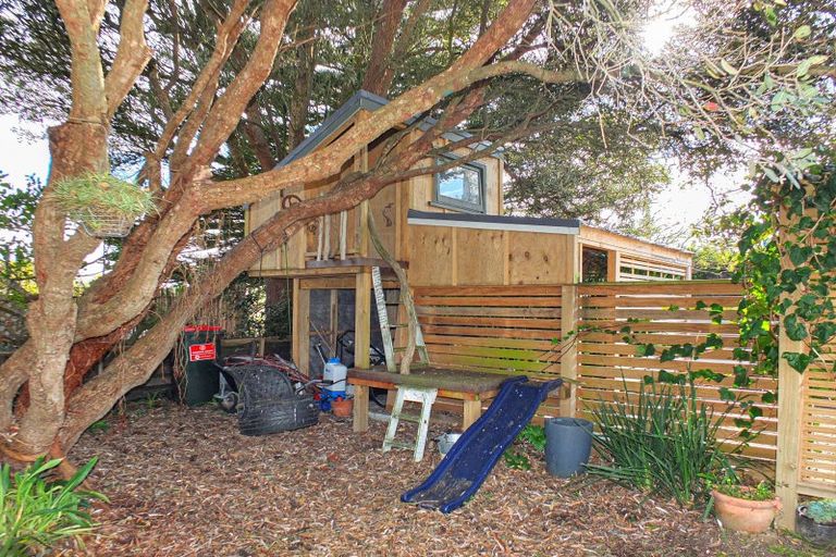 Photo of property in 101 Koputara Road, Himatangi Beach, Foxton, 4891