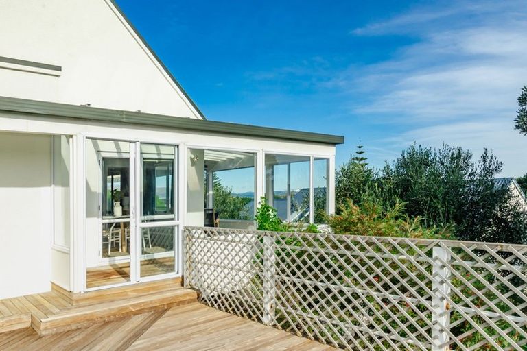 Photo of property in 18 Kohutuhutu Road, Raumati Beach, Paraparaumu, 5032