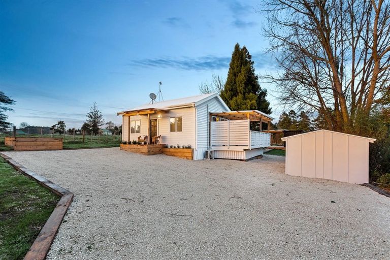 Photo of property in 877 Kahikatea Flat Road, Waitoki, Kaukapakapa, 0871