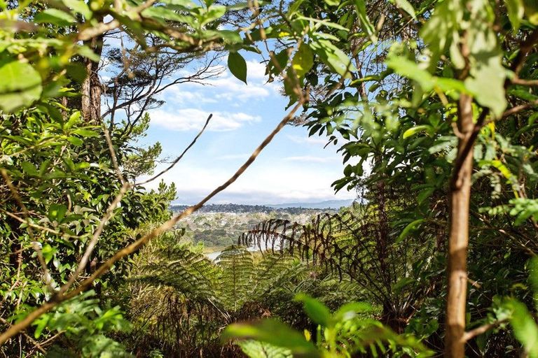 Photo of property in 32 Kereru Grove, Greenhithe, Auckland, 0632