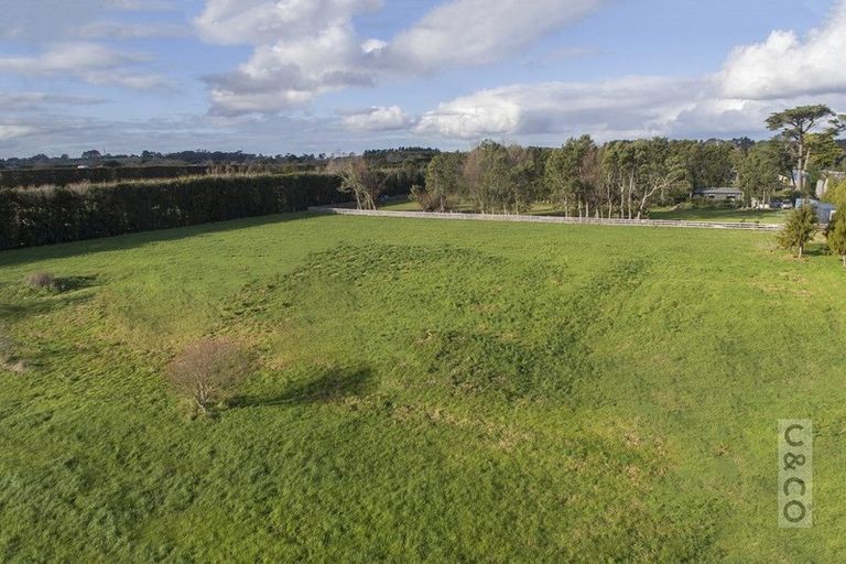 Photo of property in 138 Taupaki Road, Taupaki, 0782