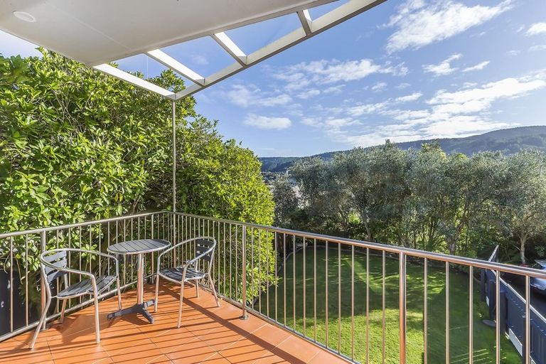 Photo of property in 11f Duncan Street, Tawa, Wellington, 5028