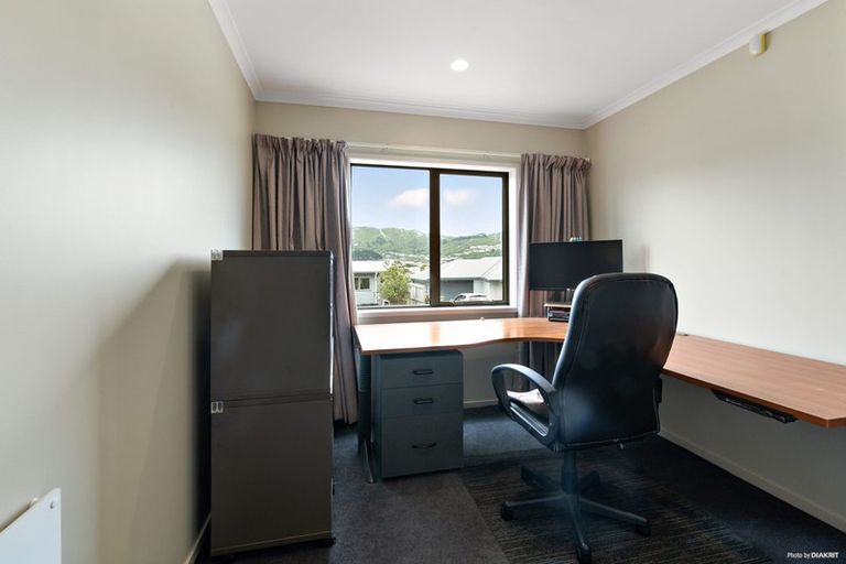 Photo of property in 11 Cresswell Place, Johnsonville, Wellington, 6037