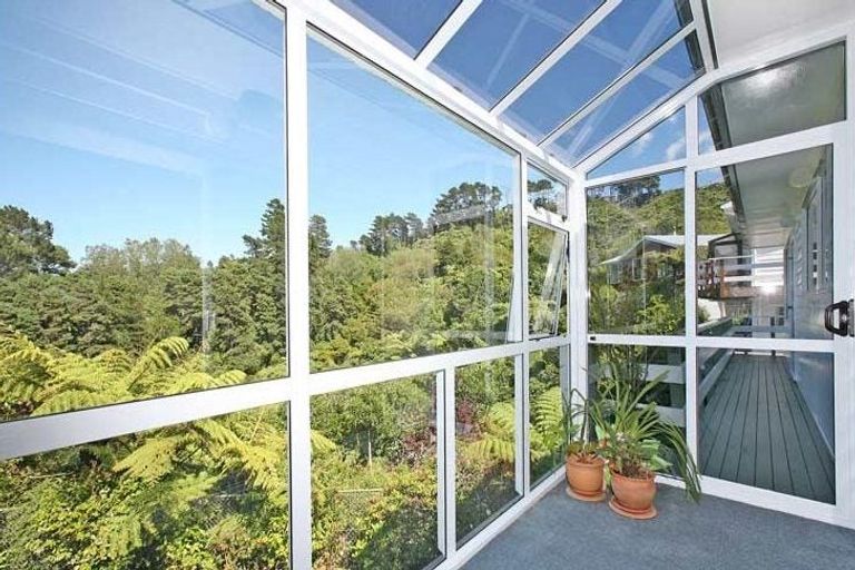 Photo of property in 91 Tirohanga Road, Tirohanga, Lower Hutt, 5010