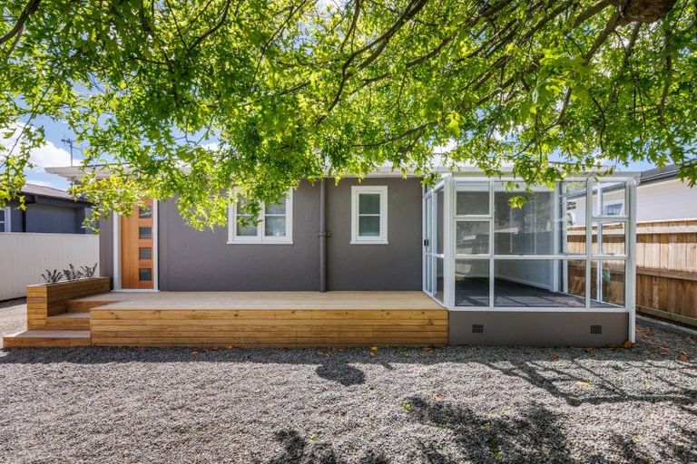 Photo of property in 6 Stirling Crescent, Hokowhitu, Palmerston North, 4410