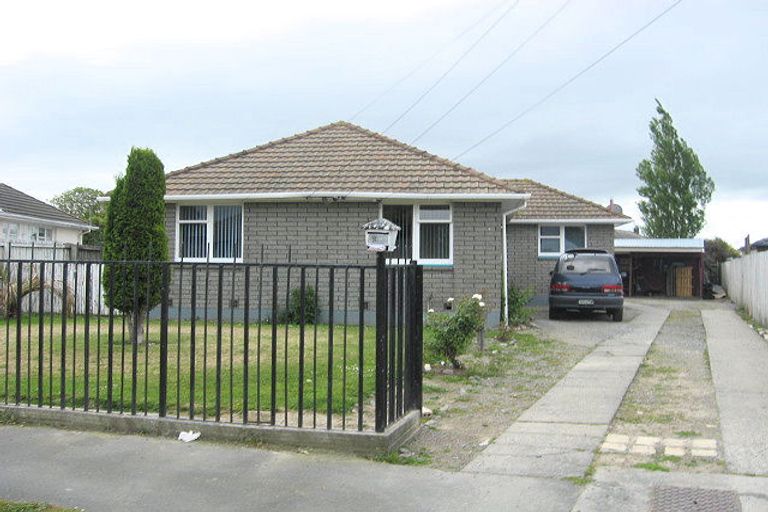 Photo of property in 33 Camden Street, Redwood, Christchurch, 8051