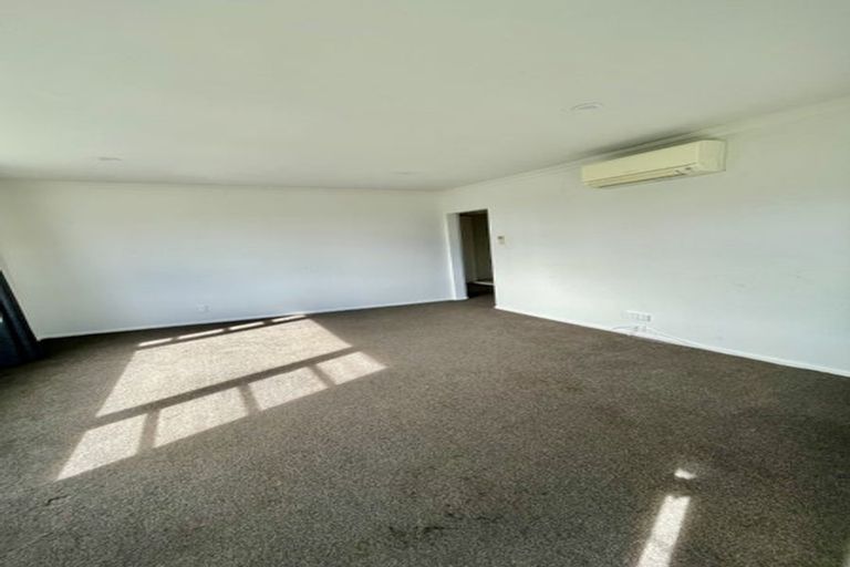 Photo of property in 3/31 Tarawera Road, Johnsonville, Wellington, 6037