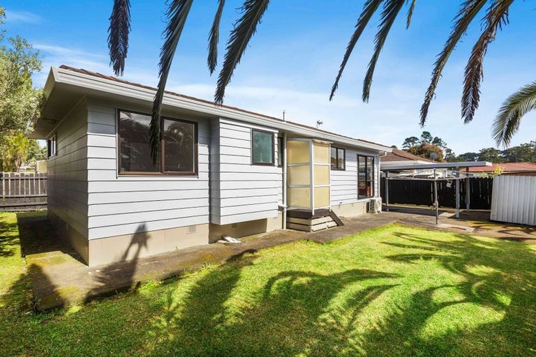 Photo of property in 2/26 Karepo Crescent, Ranui, Auckland, 0612
