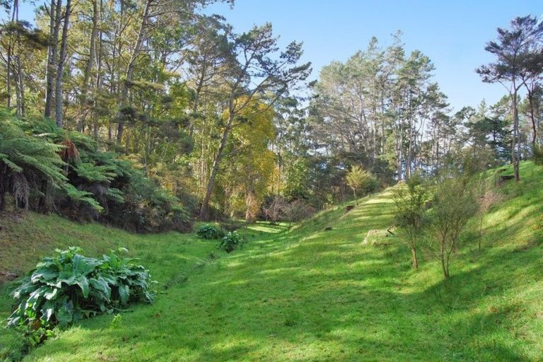 Photo of property in 704 State Highway 1, Wellsford, 0975