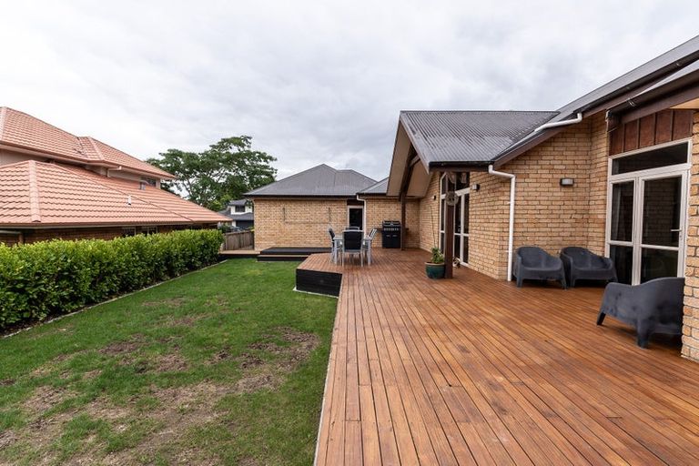 Photo of property in 8 Oakmont Place, Rototuna, Hamilton, 3210