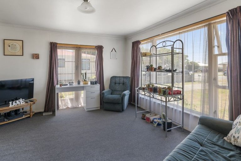Photo of property in 147 Queen Street West, Levin, 5510