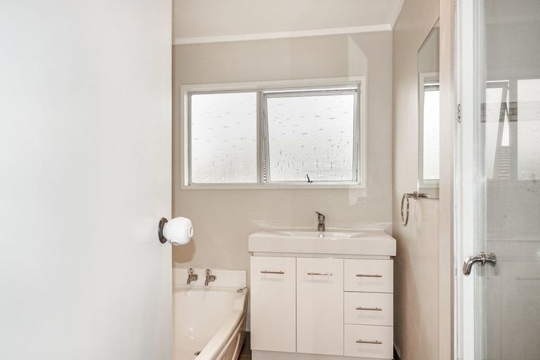 Photo of property in 48 Zita Maria Drive, Massey, Auckland, 0614