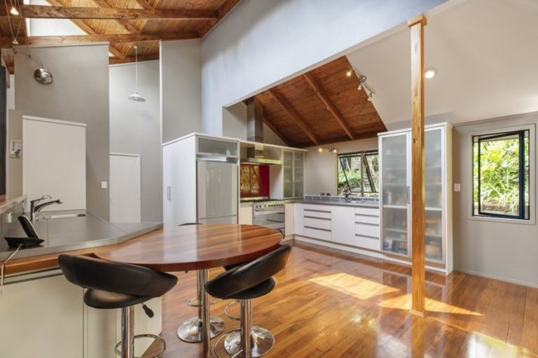 Photo of property in 11 Montressor Place, Howick, Auckland, 2014